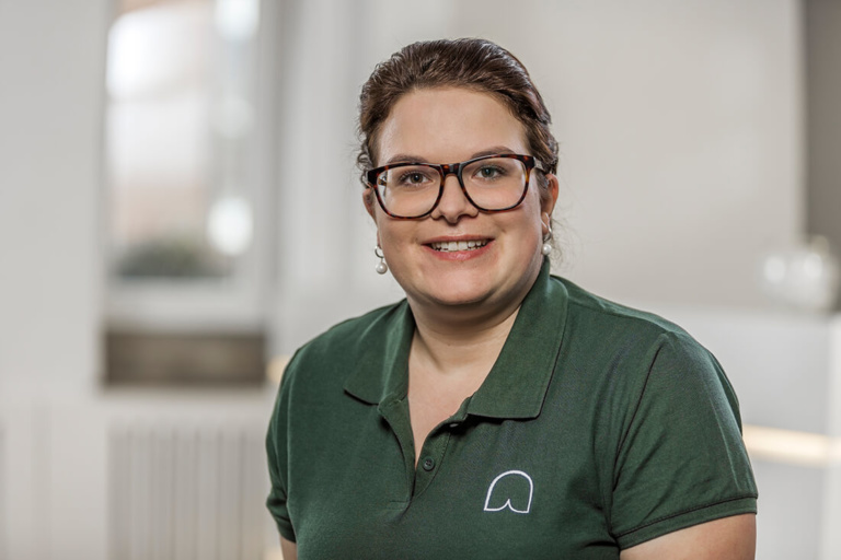 Zahnärztin Willich – Dr. Held – Team – Jennifer Ritter Zahnärztin Willich - Dr. Held - Team - Jennifer Ritter