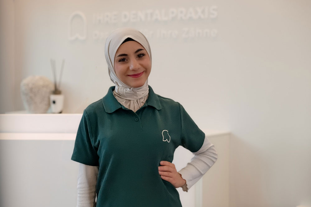 Zahnärztin Willich – Dr. Held – Team – Lama Al Nashe Zahnärztin Willich - Dr. Held - Team - Lama Al Nashe